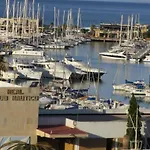 vis-à-vis Yachthafen